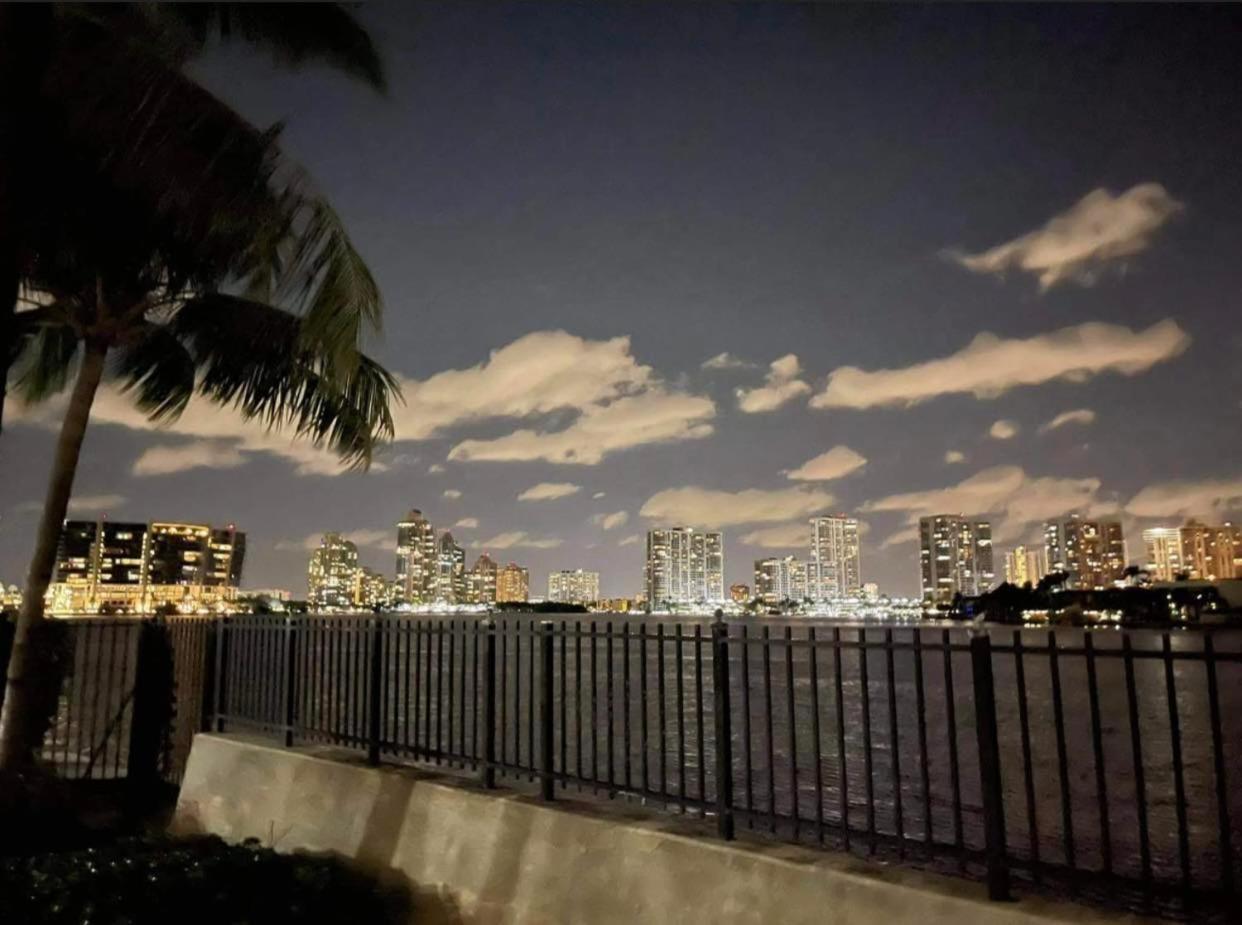 Le Frontenac Villa Sunny Isles Beach Eksteriør bilde