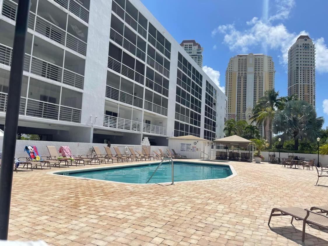 Le Frontenac Villa Sunny Isles Beach Eksteriør bilde